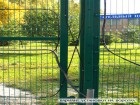 Установка ГОДОГРАФ-УНИВЕРСАЛ на сетчатом заграждении с воротами